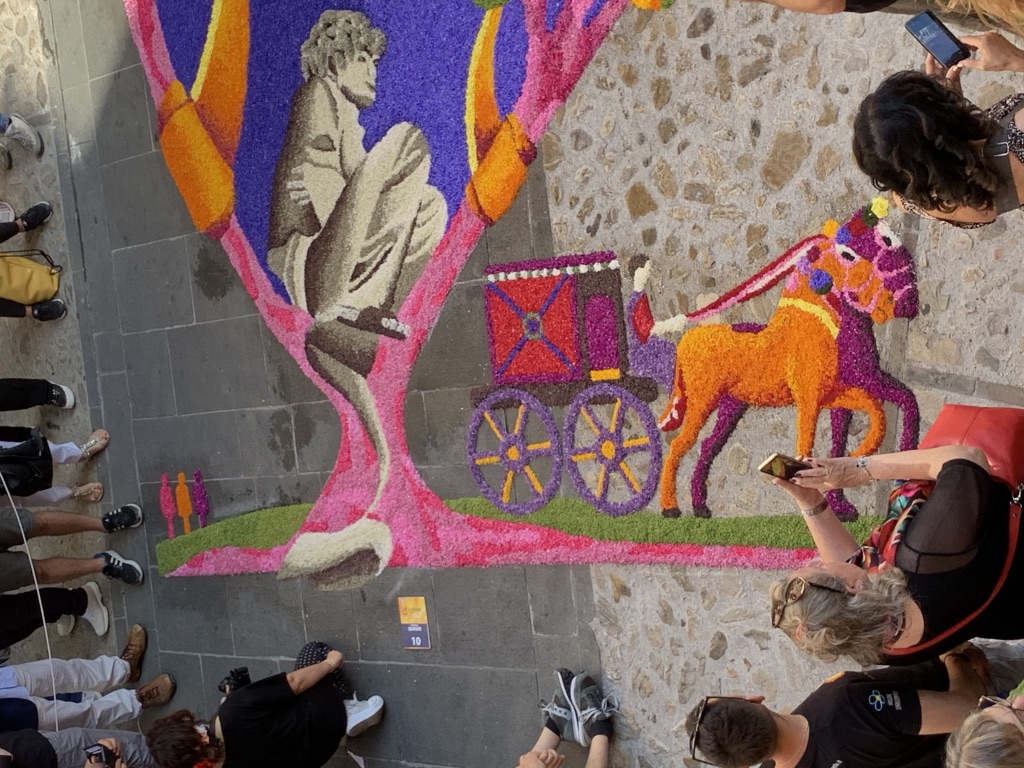 Read more about the article Spello’s Flower Festival – L’inforata