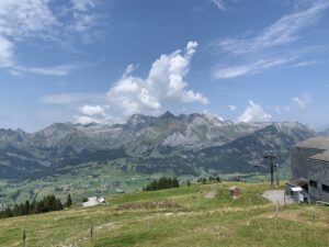 Read more about the article Summer Vacation with Friends in Switzerland